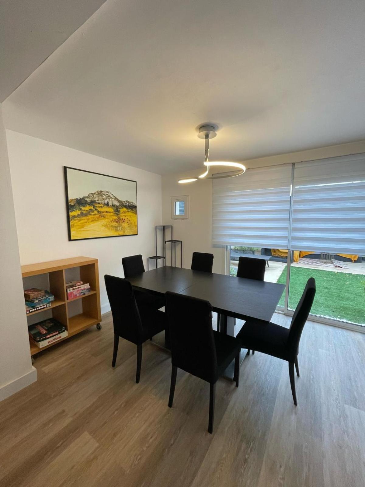 Maison Entiere Redessan Kültér fotó